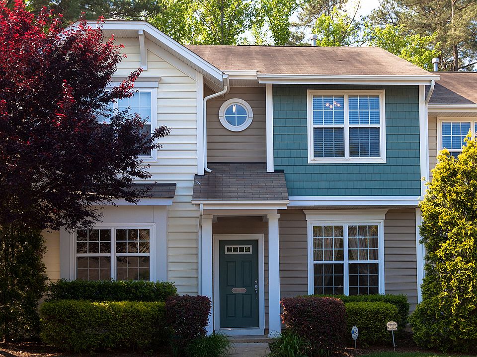 1st image of 105 Hamlet Park Dr