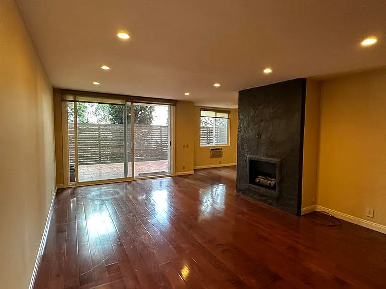 11951 Mayfield Ave — Photo 3