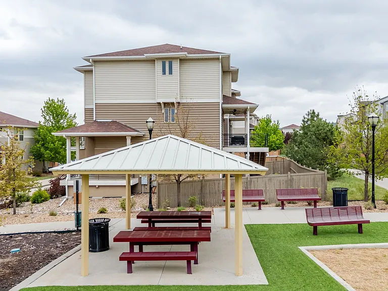 2656 Champagne Ave — Photo 46