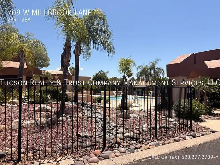 709 W Millbrook Ln — Photo 20
