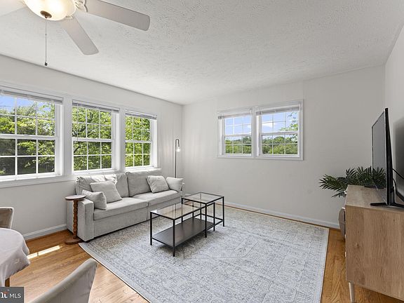 4th image of 2814 James Dr