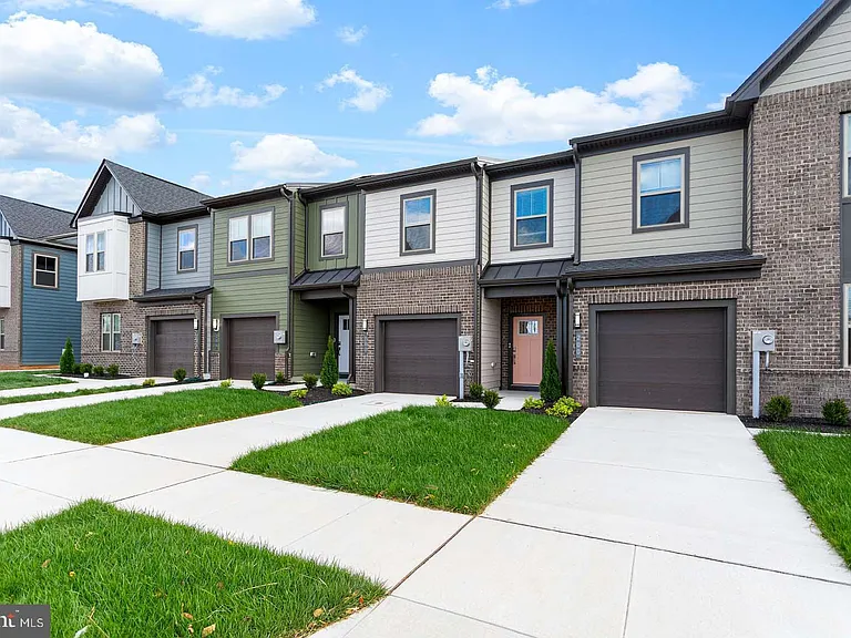 214 Matilda — Photo 1