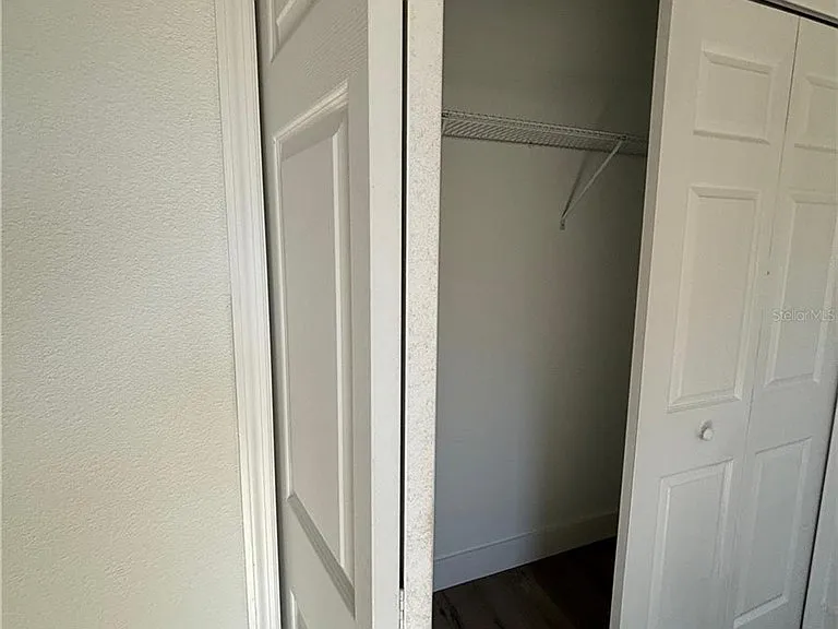 2349 W Oakland Ln — Photo 9