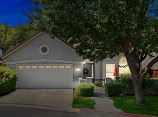 1966 Stonebrook Ln, Clovis, CA 93611