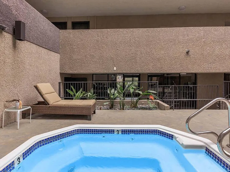 Club Marina Apartments — Photo 7