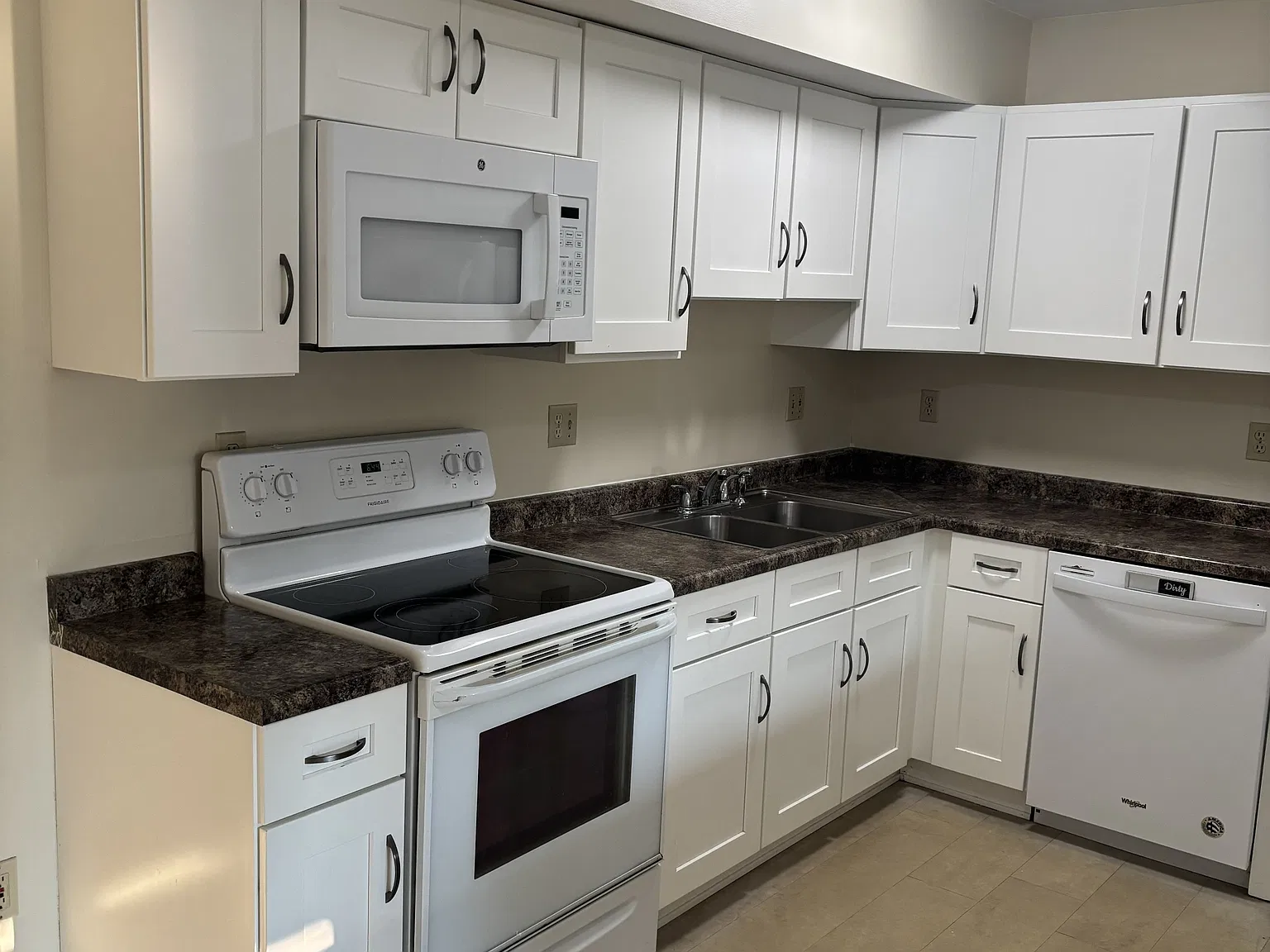 1507 Whitehall - 1 — Photo 3