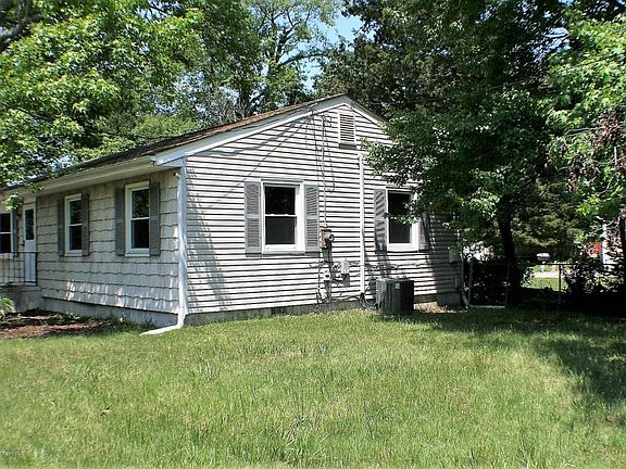 3rd image of 2806 Adams Ave