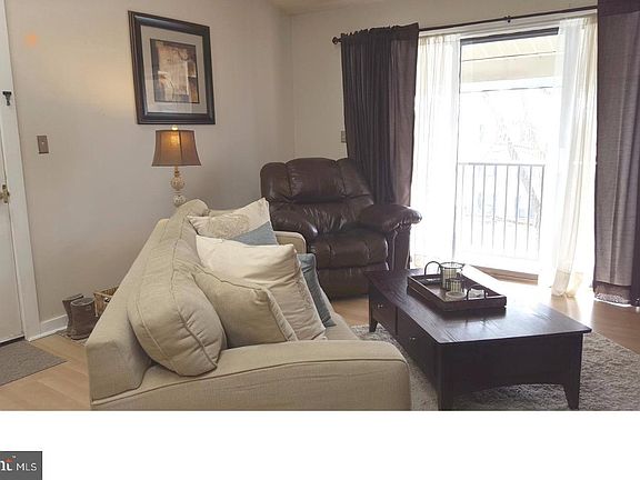 3rd image of 48 Rickard Ct