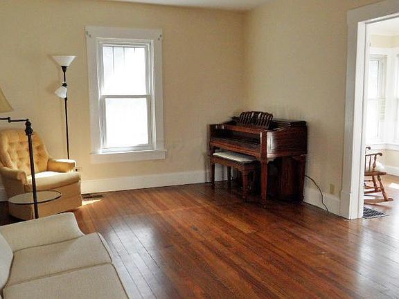 4th image of 48 E Lincoln St