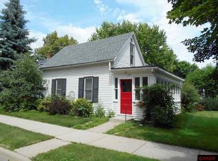 307 N 6th St, Henderson, MN 56044