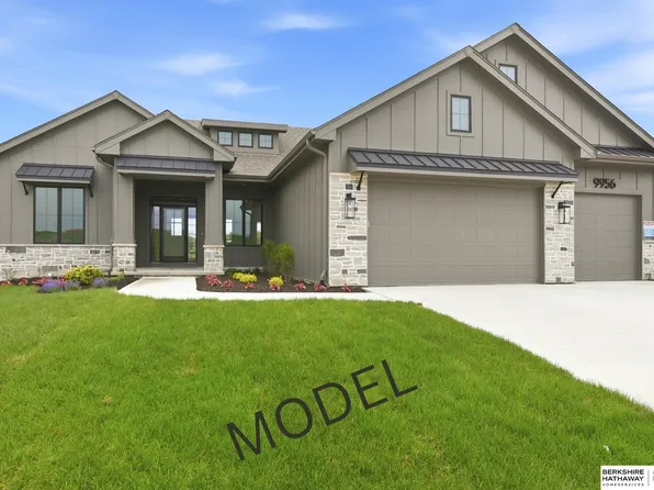 9956 S 118th St, Papillion, NE 68046