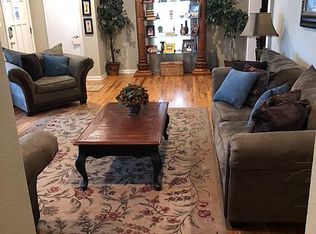 830 E Nopal St, Uvalde, TX 78801