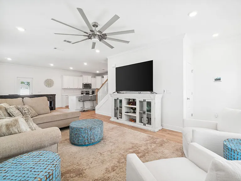 627 Las Roblas Grande Dr — Photo 6