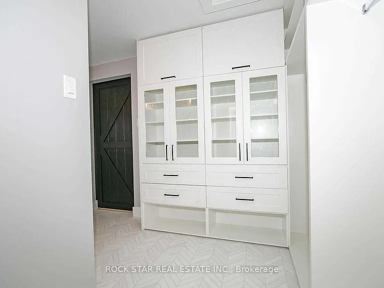 160 River Oaks Blvd E — Photo 31