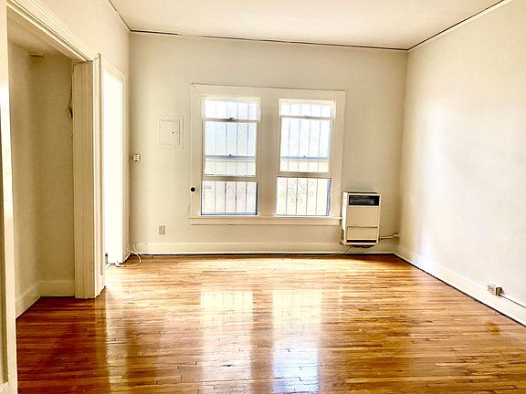 4th image of 1930 Whitley Ave #109