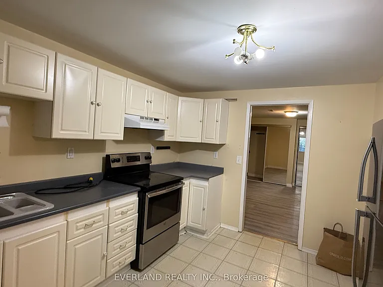 156 Bristol Rd #BASEMENT — Photo 5