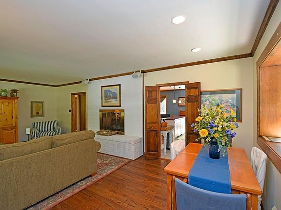 3rd image of 3156 Epworth Ave