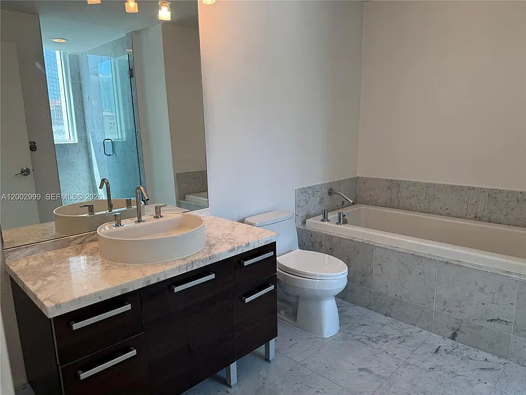 253 NE 2nd St #1108 — Photo 10