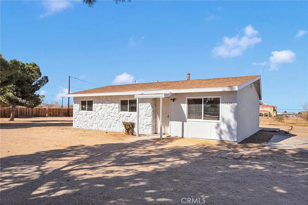 3 bed, 1076 sqft, $1,850 — Photo 2