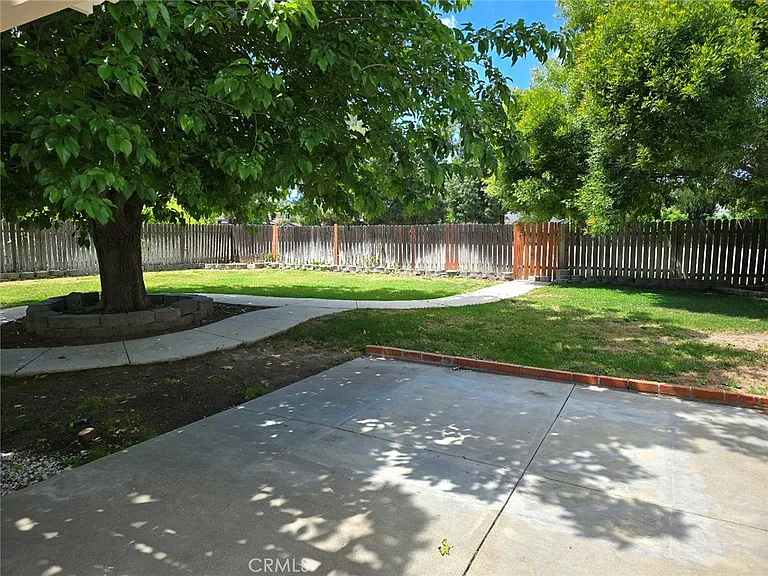 25317 Avenida Ronada — Photo 47