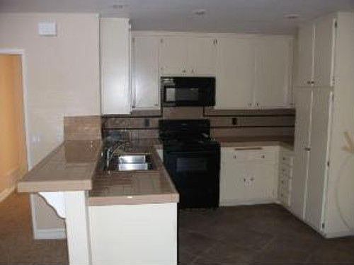 5th image of 1678 Heather Dr