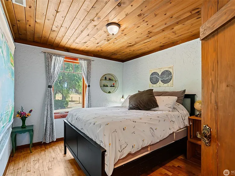 620 Clarke Rd — Photo 15