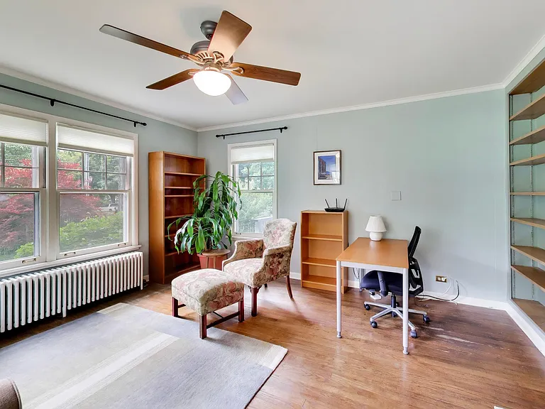 2624 Thayer St — Photo 13