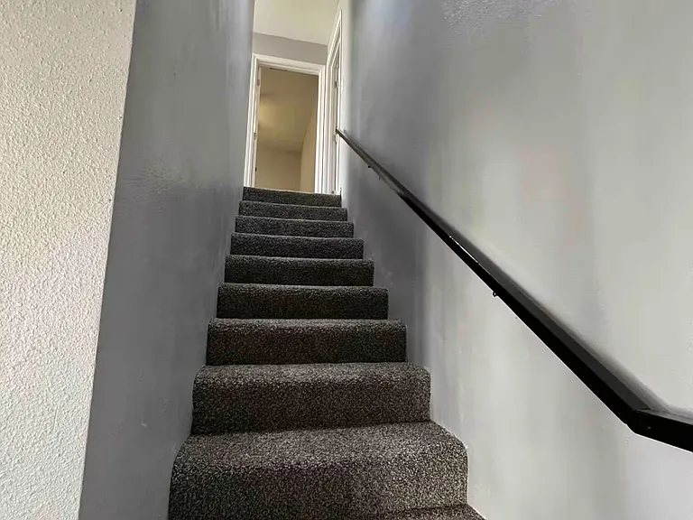 325 Bay Ct — Photo 12