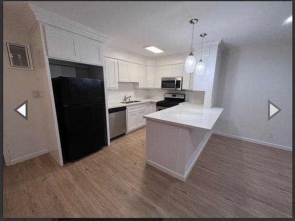 2nd image of 1946 S Bedford St #1