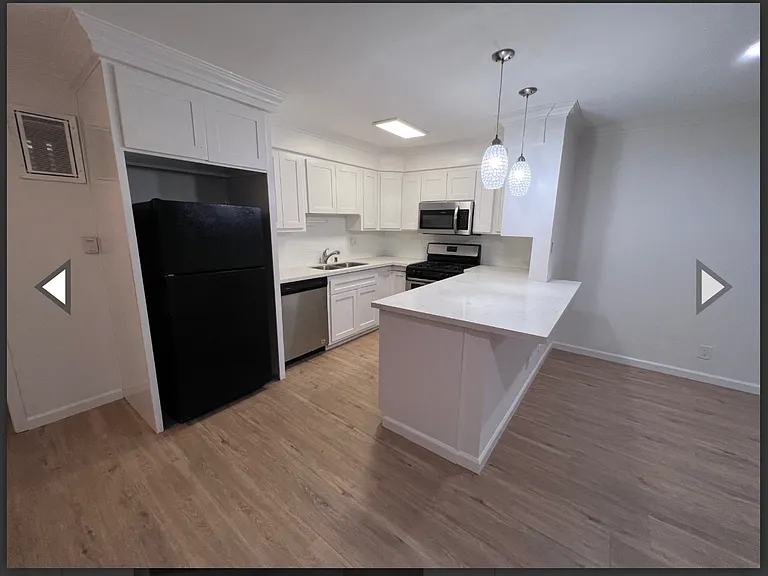 1946 S Bedford St #1 — Photo 2
