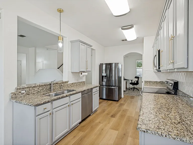1006 Partridge Dr — Photo 5