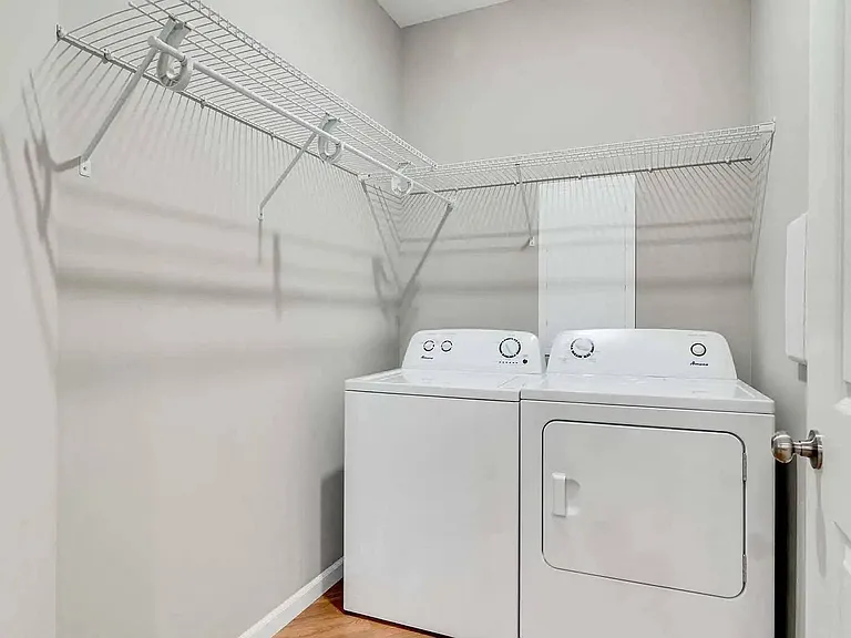 Circle Pines, MN Lexington Lofts | Boden | Laundry