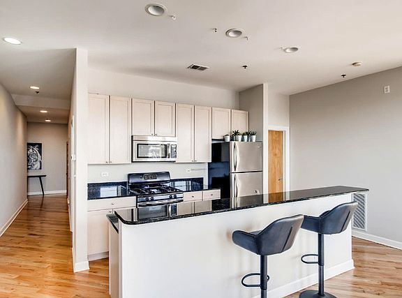 5th image of 3111 W Lawrence Ave #A302