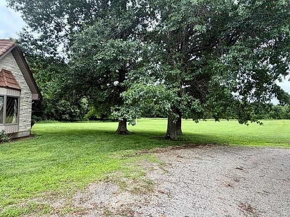 3rd image of 2160 3rd Rd