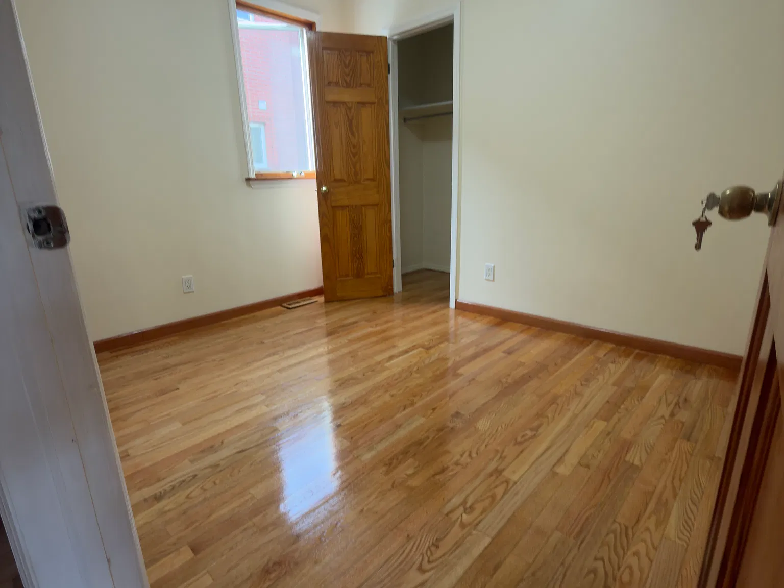 4 bed, 1350 sqft, $3,500 — Photo 3
