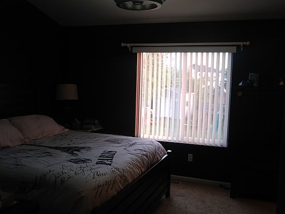 4th image of 394 Summer Circle Dr SE