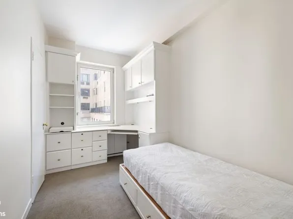 870 5th Avenue image 16 of 19