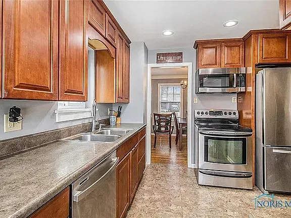3 bed, 1.5 bath, 1194 sqft, $1,395 — Photo 4