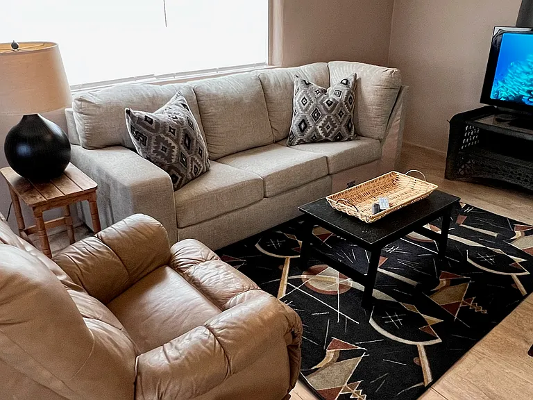510 W Fleming Ave — Photo 6