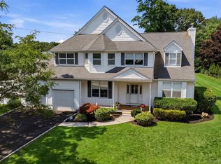 6 Poplar Ln, Commack, NY 11725