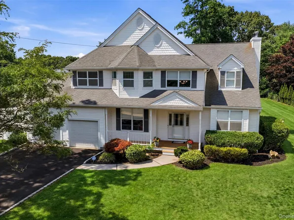 6 Poplar Lane, Commack, NY 11725