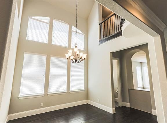 2nd image of 2703 Point Vista Dr