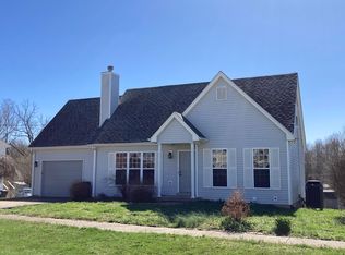 812 Edgebrook Dr, Vine Grove, KY 40175