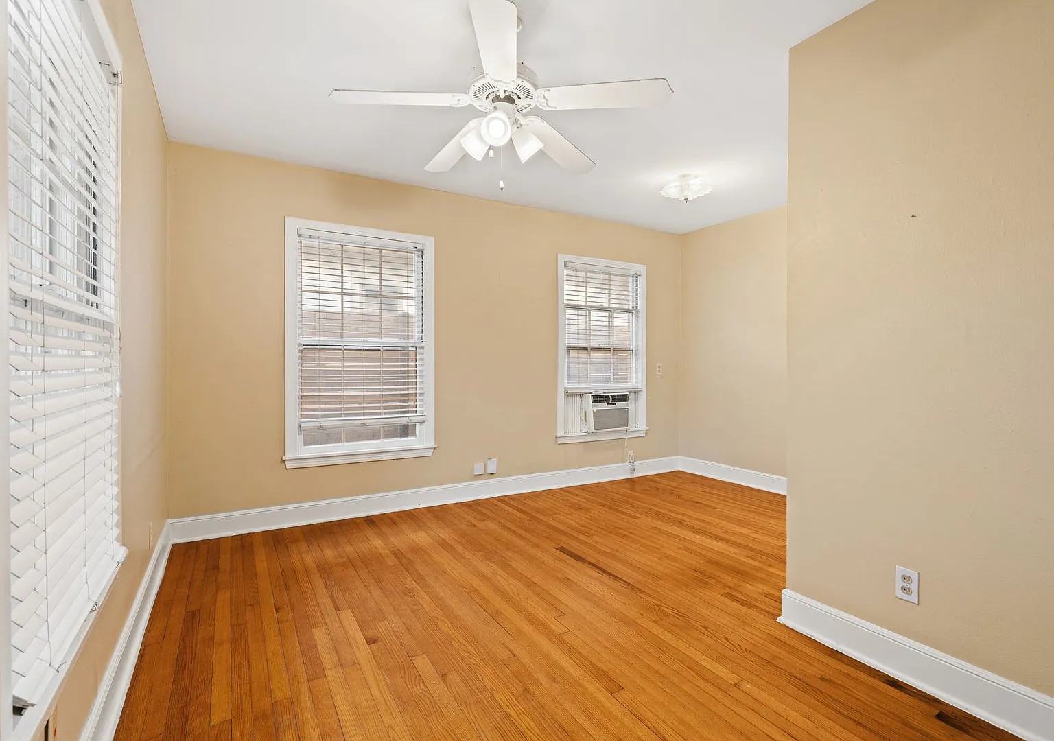 Rosedale Charmer - Wood Floors - 1 Bd / 1ba - W/D - Patio - Covered Parking - $1275 — Photo 4
