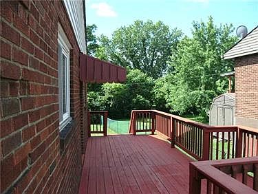 4th image of 346 Meadowlark Ln