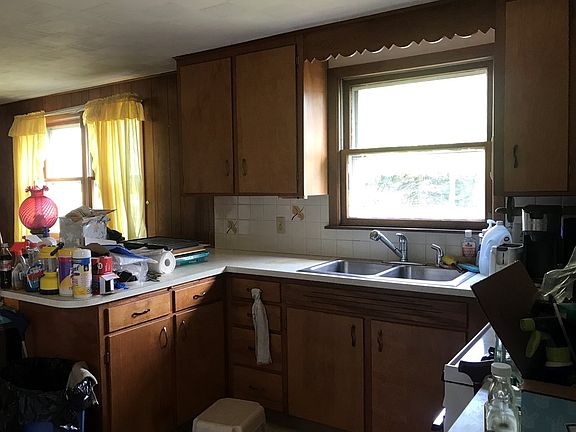 2nd image of 11 Kimber Ln