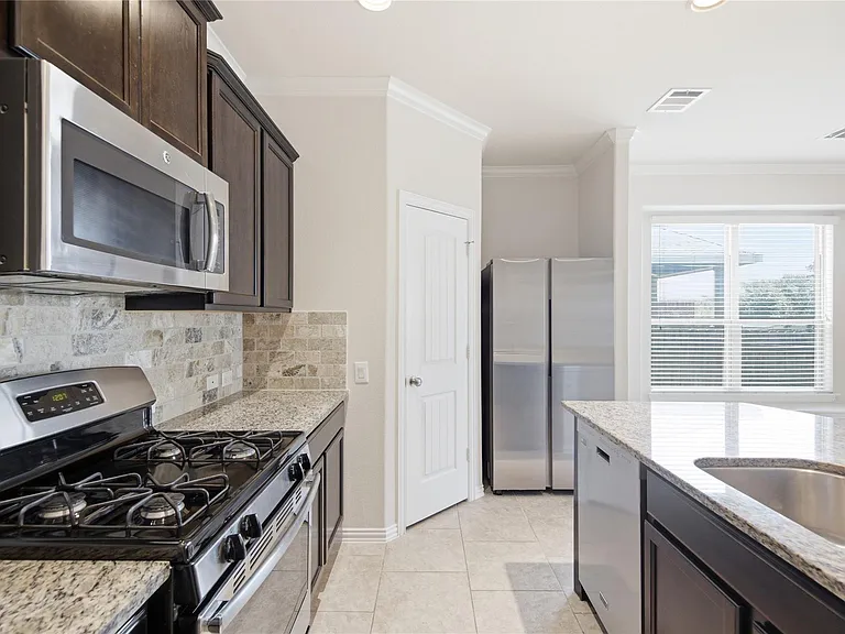 2601 Rough Berry Rd — Photo 9