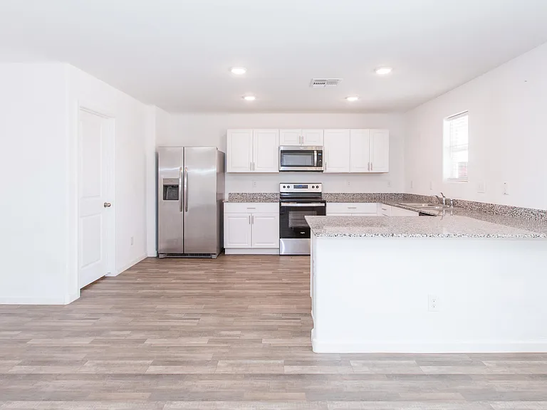 1441 E Tuscany St — Photo 6