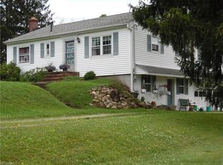 9238 Bainbridge Rd, Chagrin Falls, OH 44023