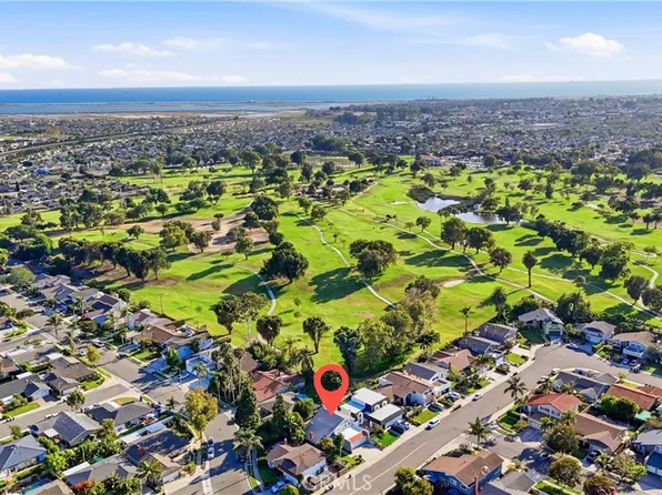5872 Meadowbrook Dr, Huntington Beach, CA 92649